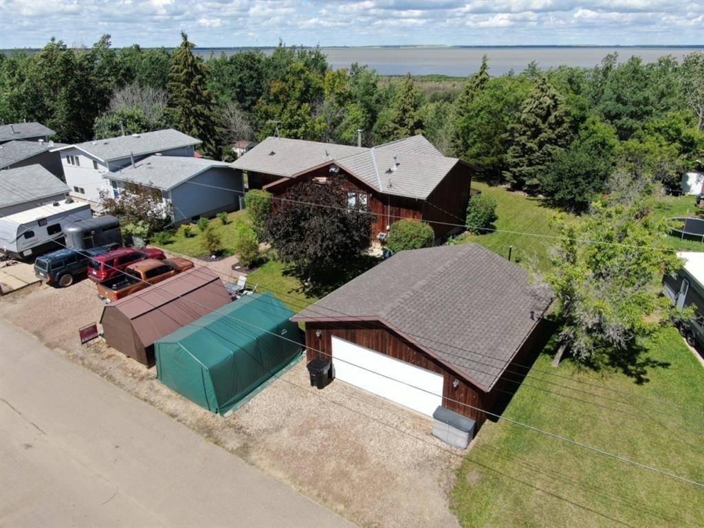 









310


Brassard

,
McLennan,




AB
T0H 2L0

