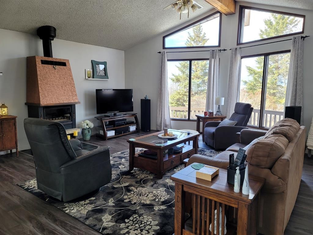 









310


Brassard

,
McLennan,




AB
T0H 2L0

