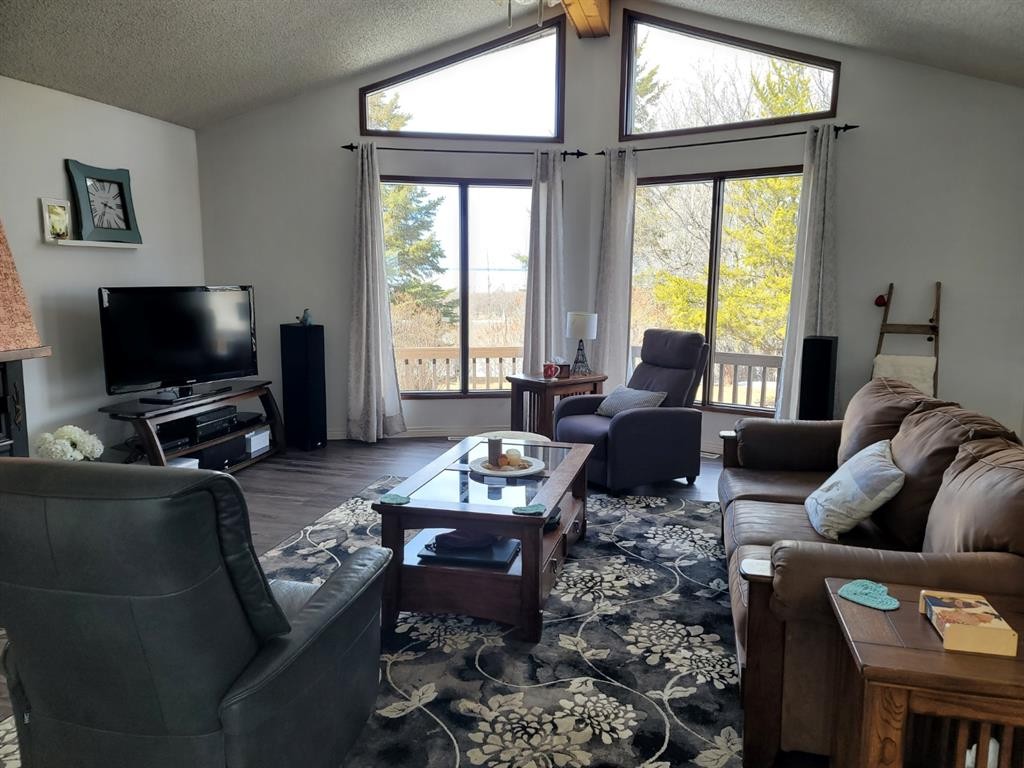 









310


Brassard

,
McLennan,




AB
T0H 2L0

