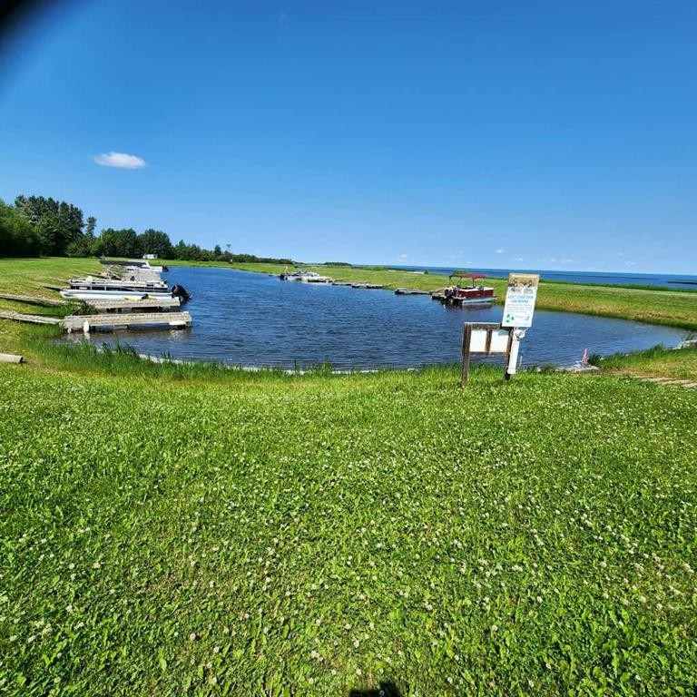 









3  2nd st


Key Cove

Drive South,
Joussard,







AB
T0G 1J0

