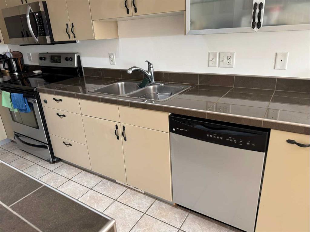 









4900


54

Avenue, 2,
Grimshaw,




AB
T0H 1W0

