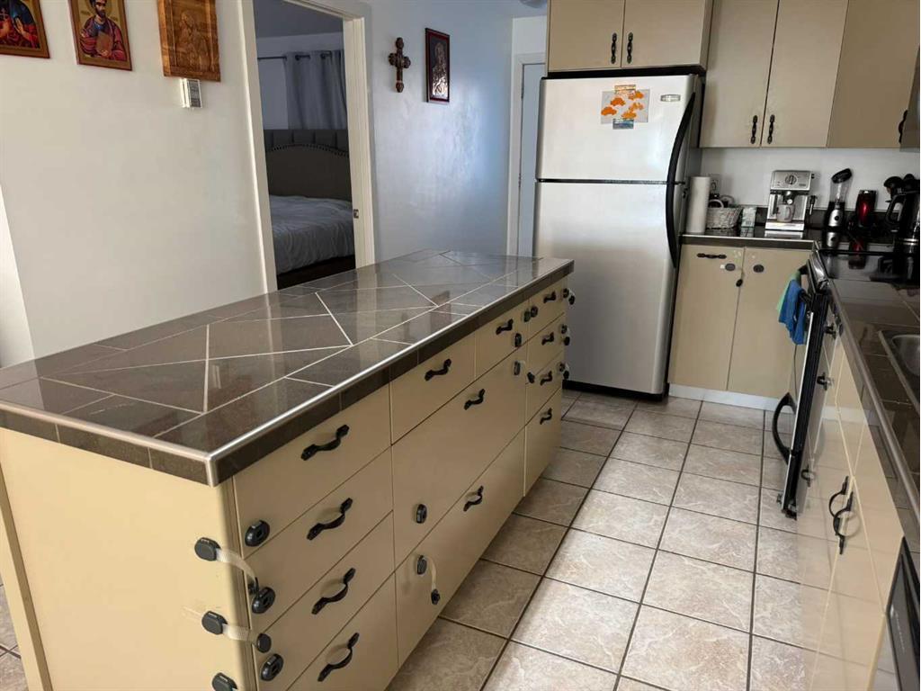 









4900


54

Avenue, 2,
Grimshaw,




AB
T0H 1W0

