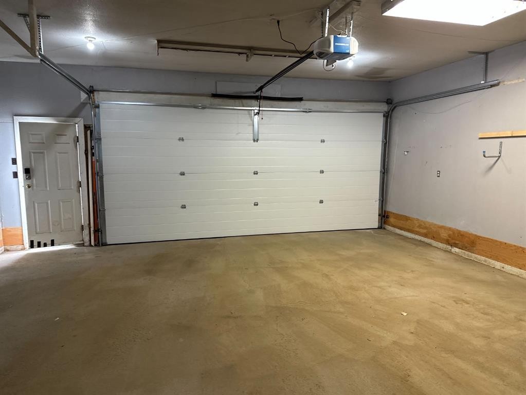 









9614


84

Avenue,
Peace River,




AB
T8S 1A5

