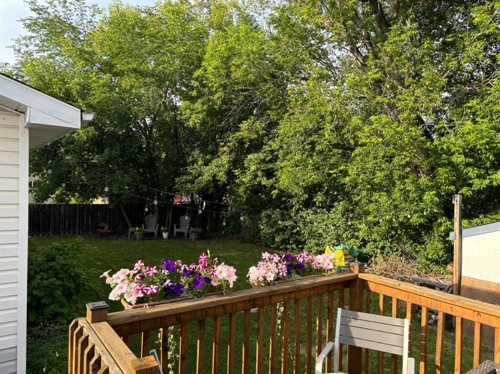 









9614


84

Avenue,
Peace River,




AB
T8S 1A5

