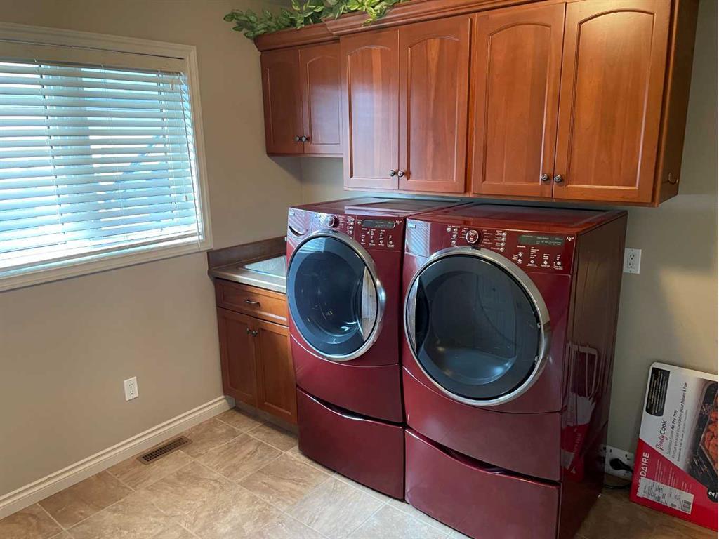 









11207


110 Ave. close

,
Fairview,




AB
T0H 1L0

