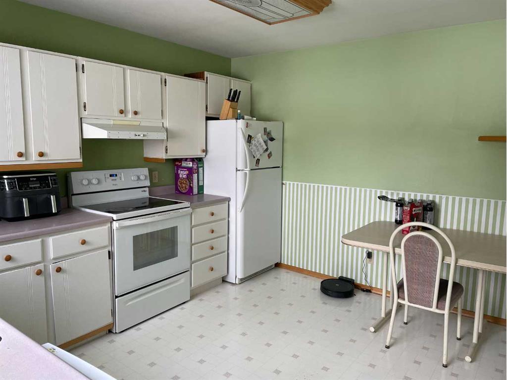 









301


9th

Street,
Bluesky,




AB
T0H 0J0

