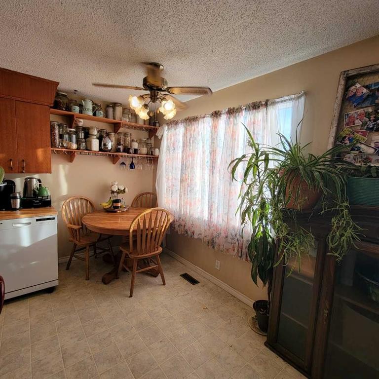 









10110


100

Avenue,
Nampa,




AB
T0H2R0

