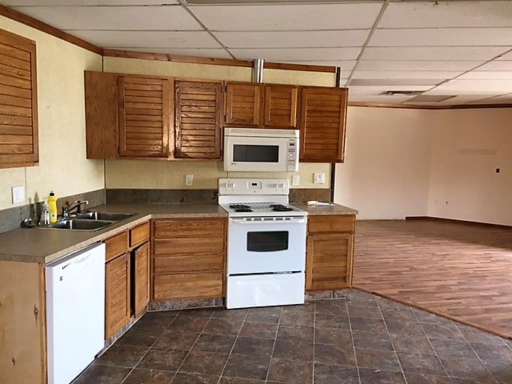 









10011


102

Avenue, 300,
Peace River,




AB
T8S 1S6

