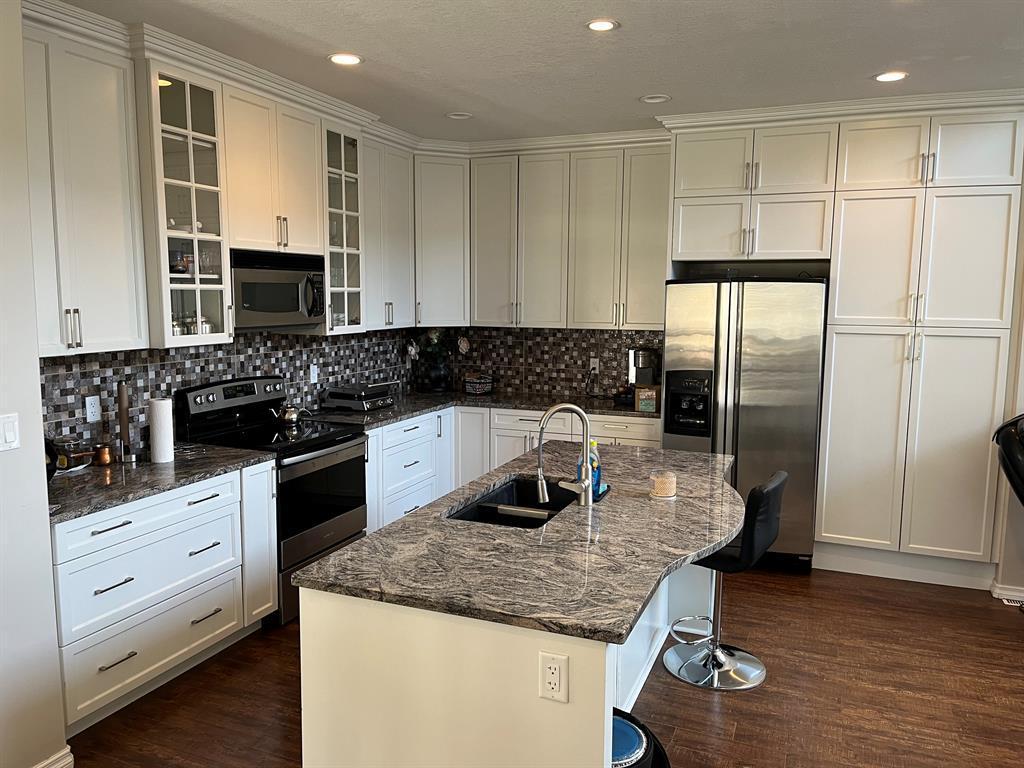 









4417


52A

Street,
Grimshaw,




AB
T0H1W0

