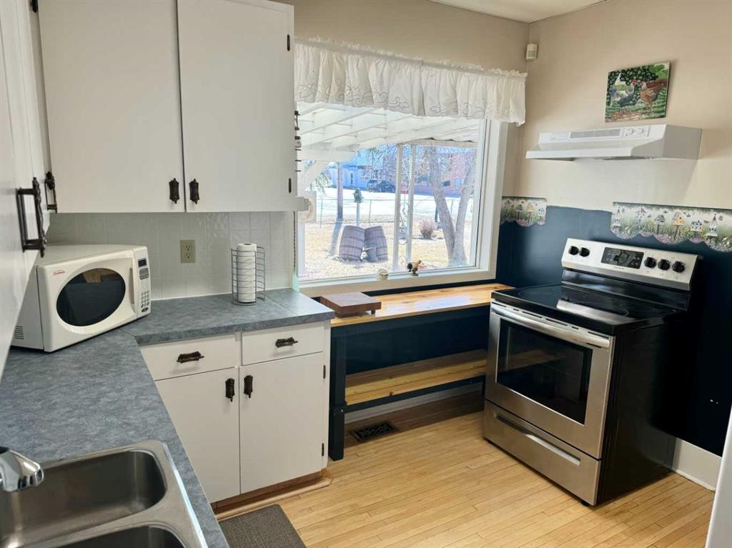 









103 Centre


Street

,
McLennan,




AB
T0H 2L0

