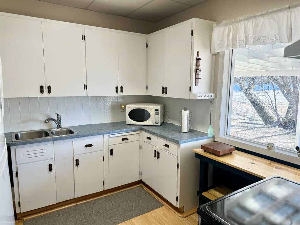 









103 Centre


Street

,
McLennan,




AB
T0H 2L0

