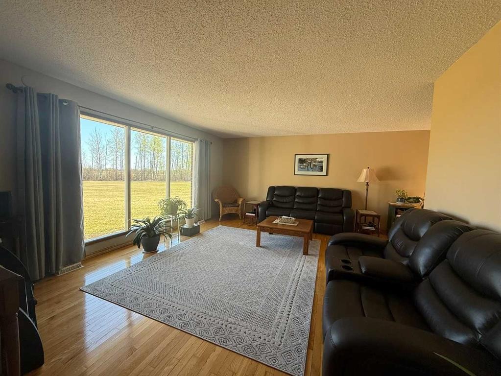 









74006


749

Highway,
High Prairie,




AB
T0G 1E0

