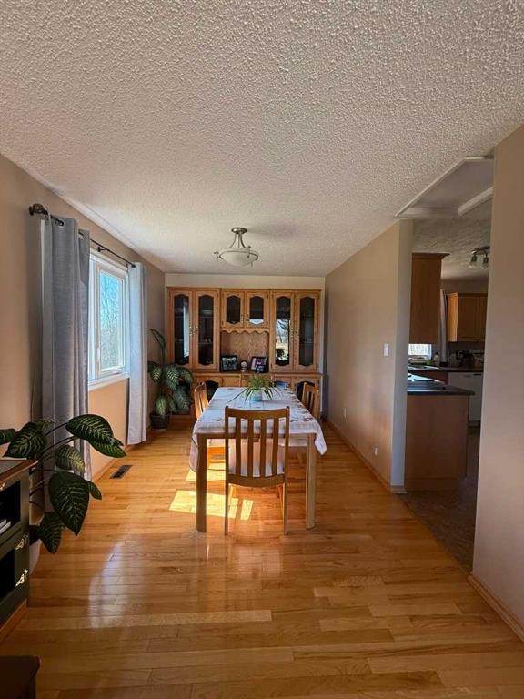 









74006


749

Highway,
High Prairie,




AB
T0G 1E0


