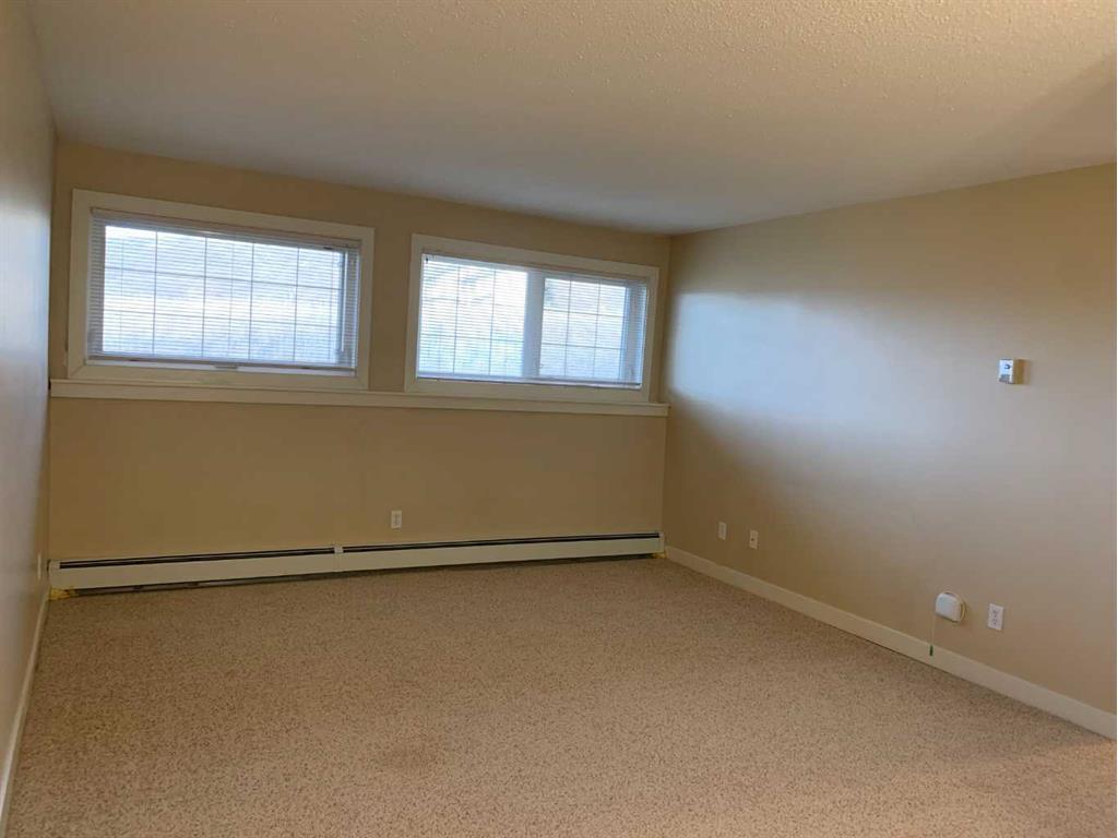 









9005


99

Street, 102,
Peace River,




AB
T8S1H1

