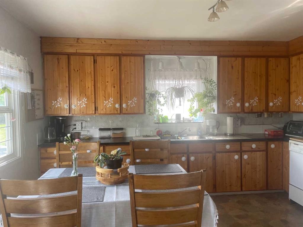 









842048


RGE RD 51

,
Rural Clear Hills County,




AB
T0H 2A0

