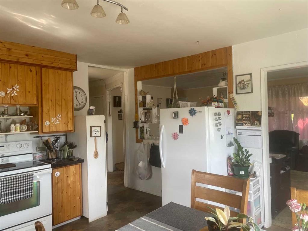 









842048


RGE RD 51

,
Rural Clear Hills County,




AB
T0H 2A0

