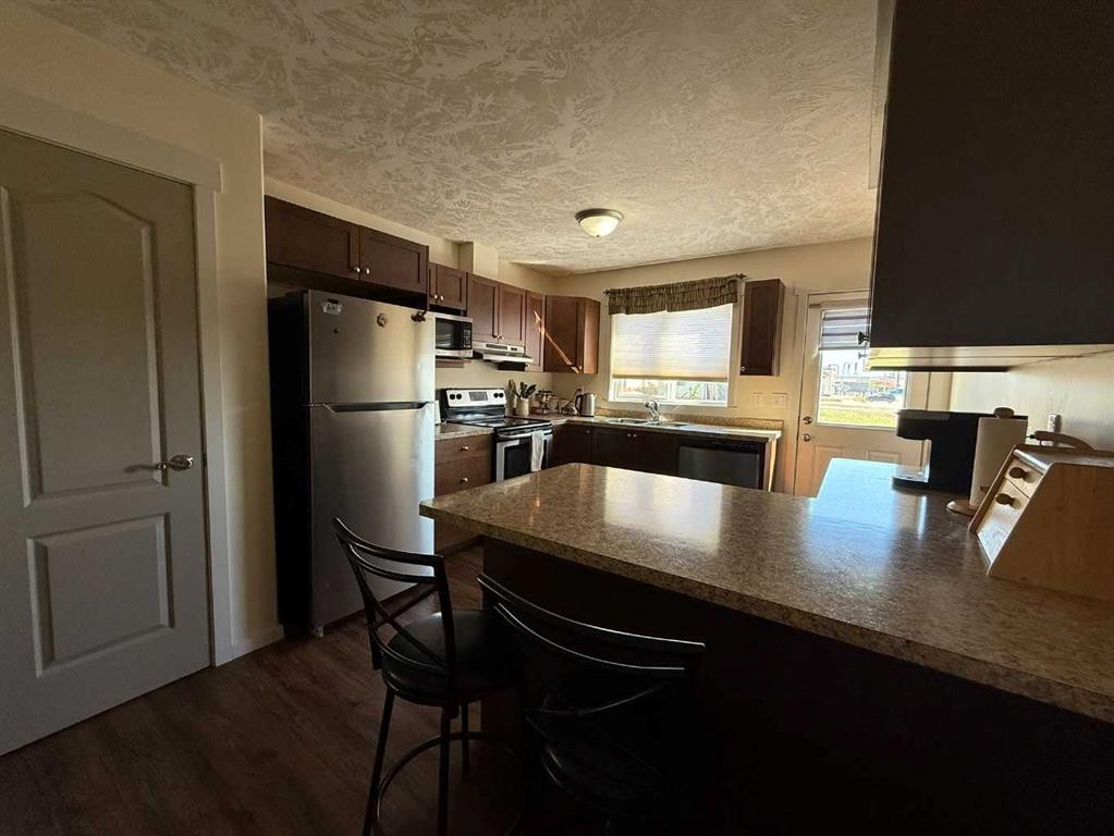 









5117


55

Avenue,
High Prairie,




AB
T0G 1E0

