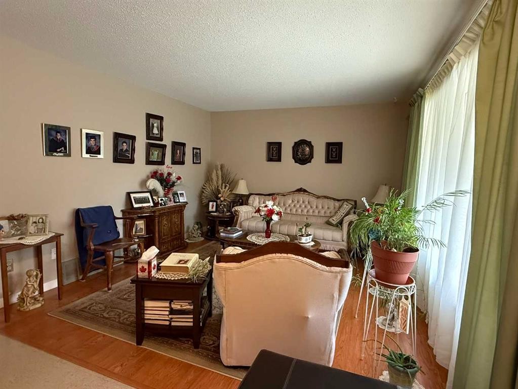









4844


57

Avenue,
High Prairie,




AB
T0G 1E0

