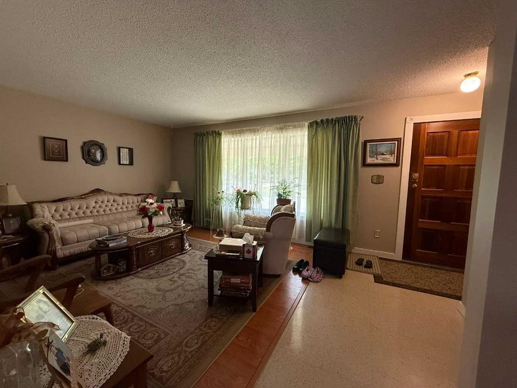 









4844


57

Avenue,
High Prairie,




AB
T0G 1E0

