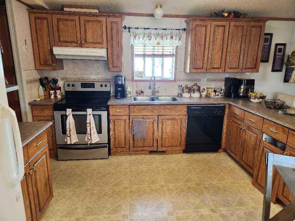 









46


5812

Street Northwest,
High Prairie,




AB
T0G 1E0

