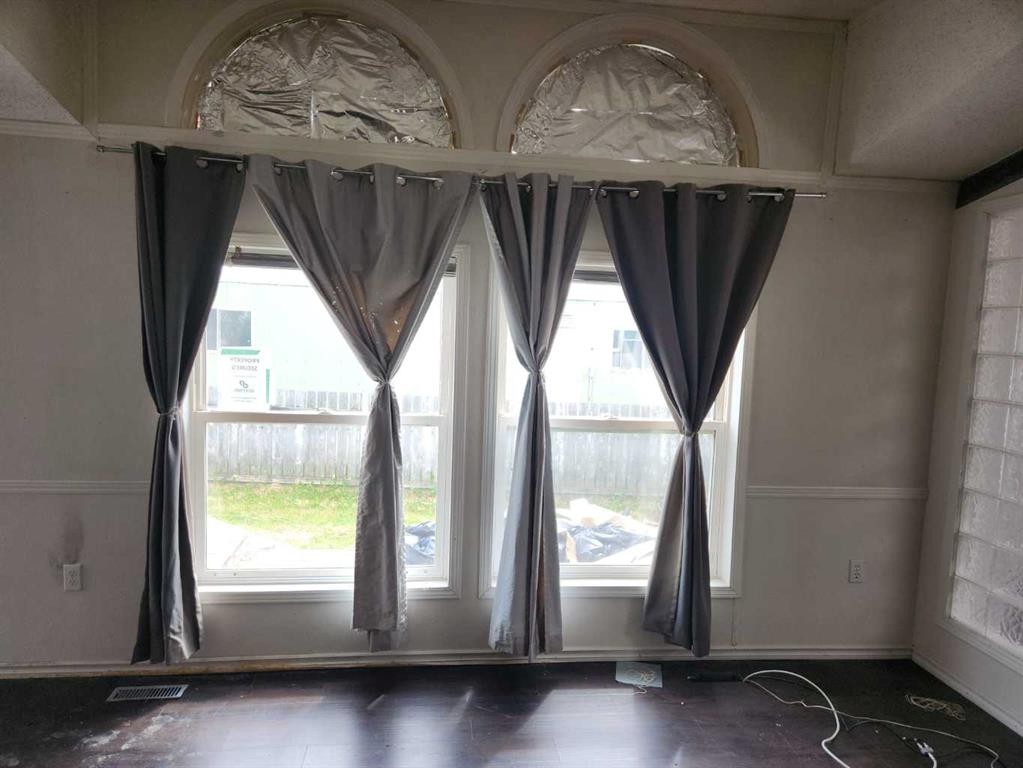 









5700


45

 North, #41,
High Prairie,




AB
T0G 1E0

