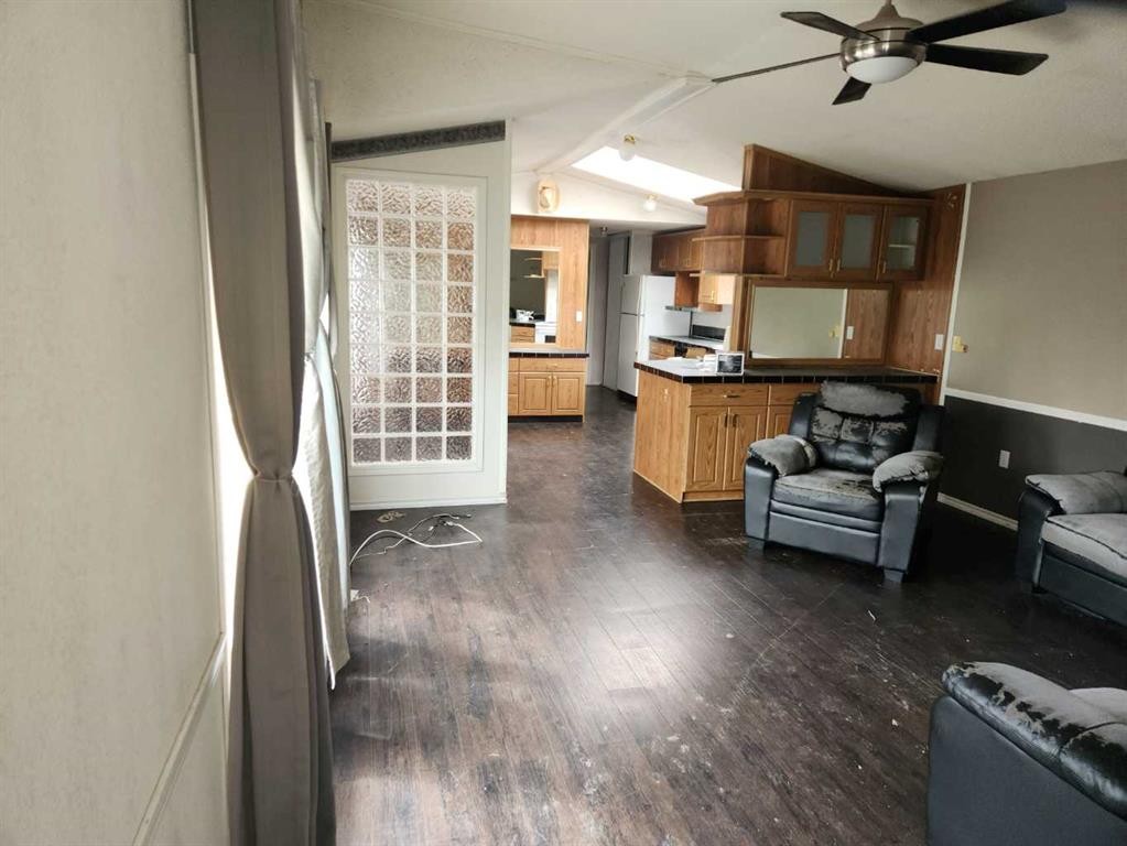 









5700


45

 North, #41,
High Prairie,




AB
T0G 1E0


