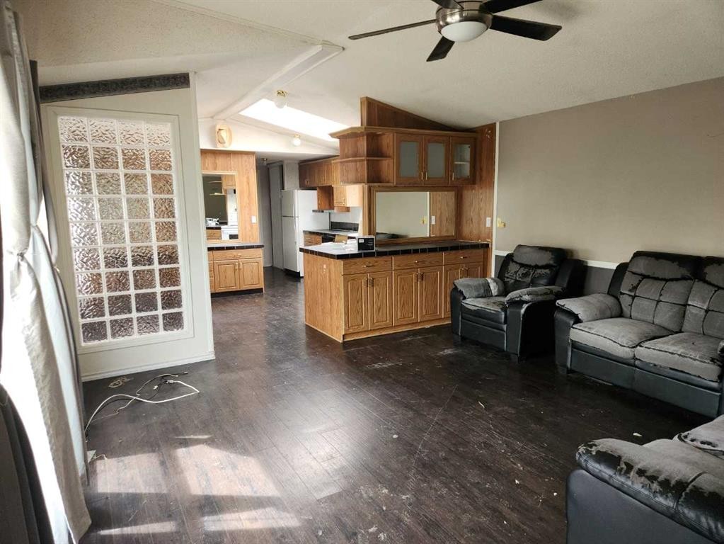 









5700


45

 North, #41,
High Prairie,




AB
T0G 1E0

