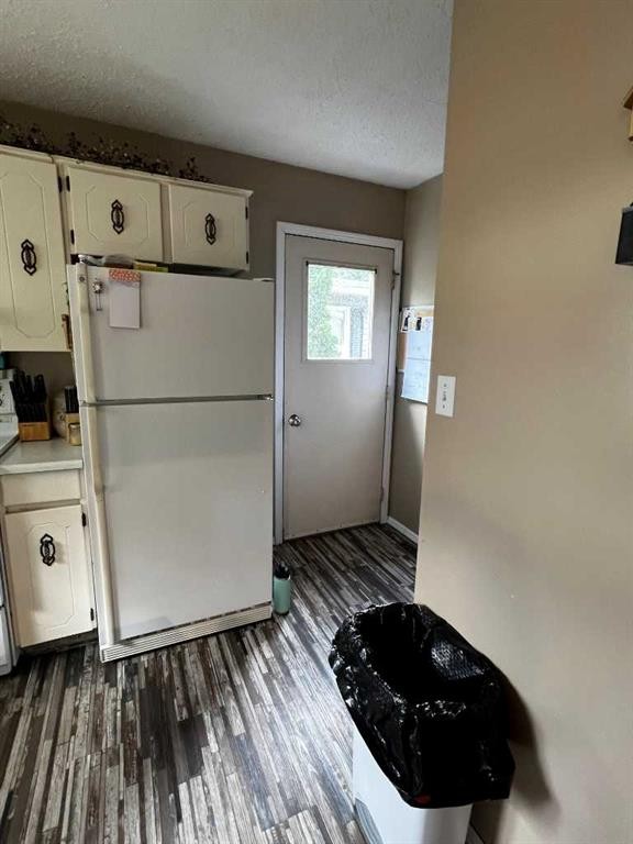 









5029-43Street


.

,
High Prairie,




AB
T0G 1E0

