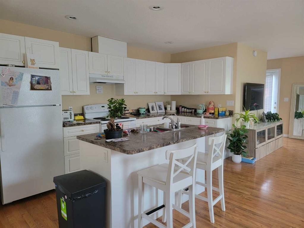









11306


91

Street,
Peace River,




AB
T8S 1S6

