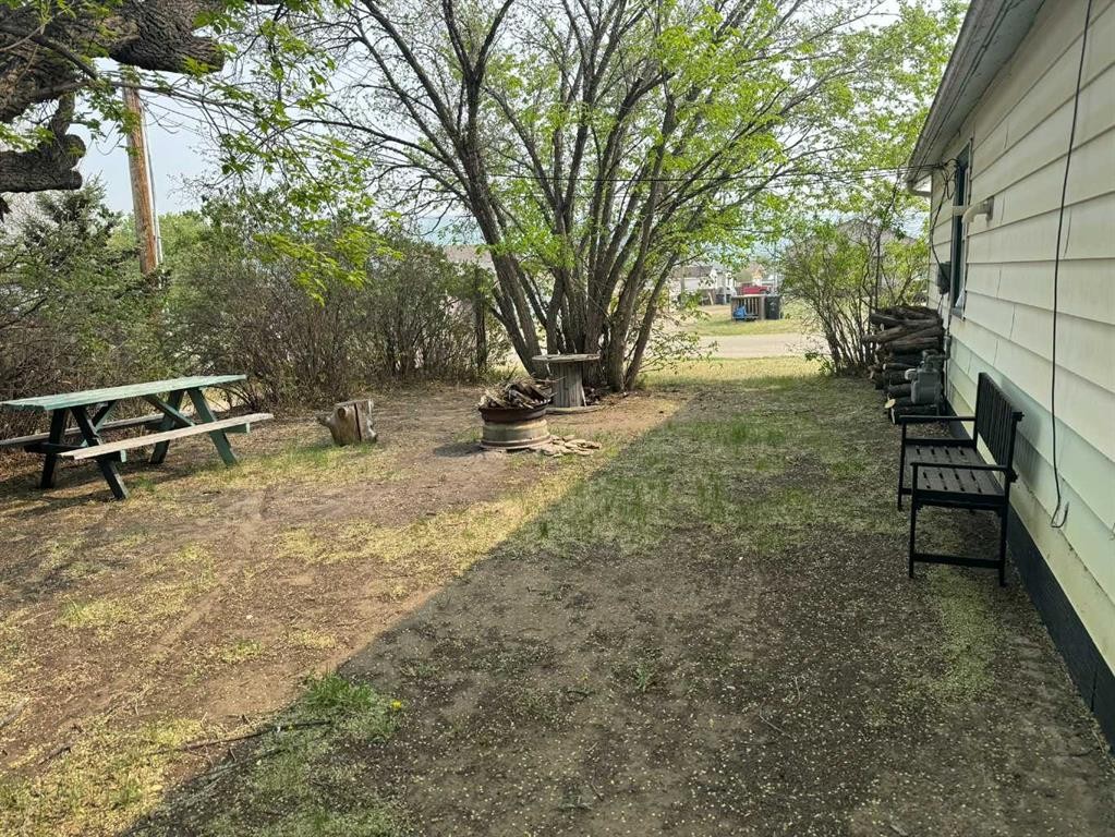 









10421


89

Street,
Peace River,




AB
T8S 1N9

