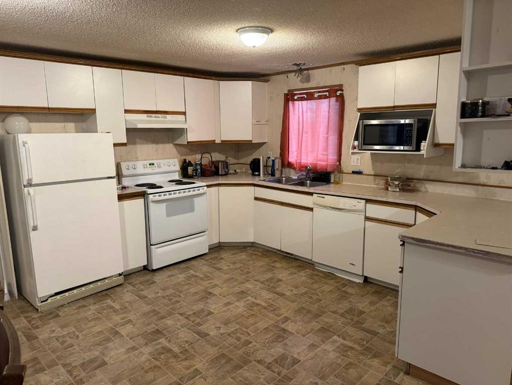 









7824


97

Avenue,
Peace River,




AB
T8S 1W4

