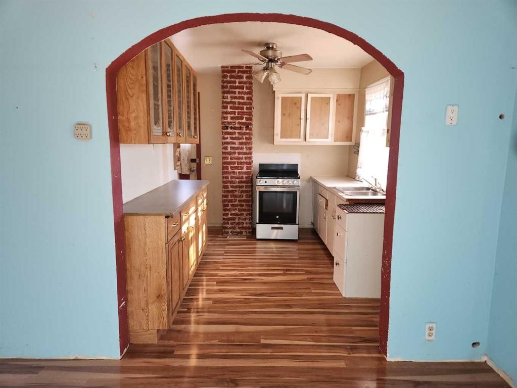 









4913-57 Ave


.

,
High Prairie,




AB
T0G 1E0

