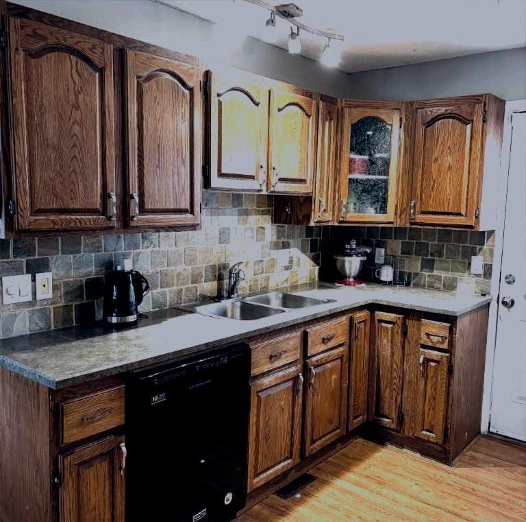 









7421


98B

Street,
Peace River,




AB
T8S1B5

