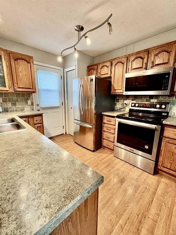 









7421


98B

Street,
Peace River,




AB
T8S1B5

