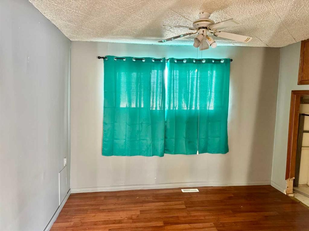 









5104


Cote Ave

,
Donnelly,




AB
T0H 1G0

