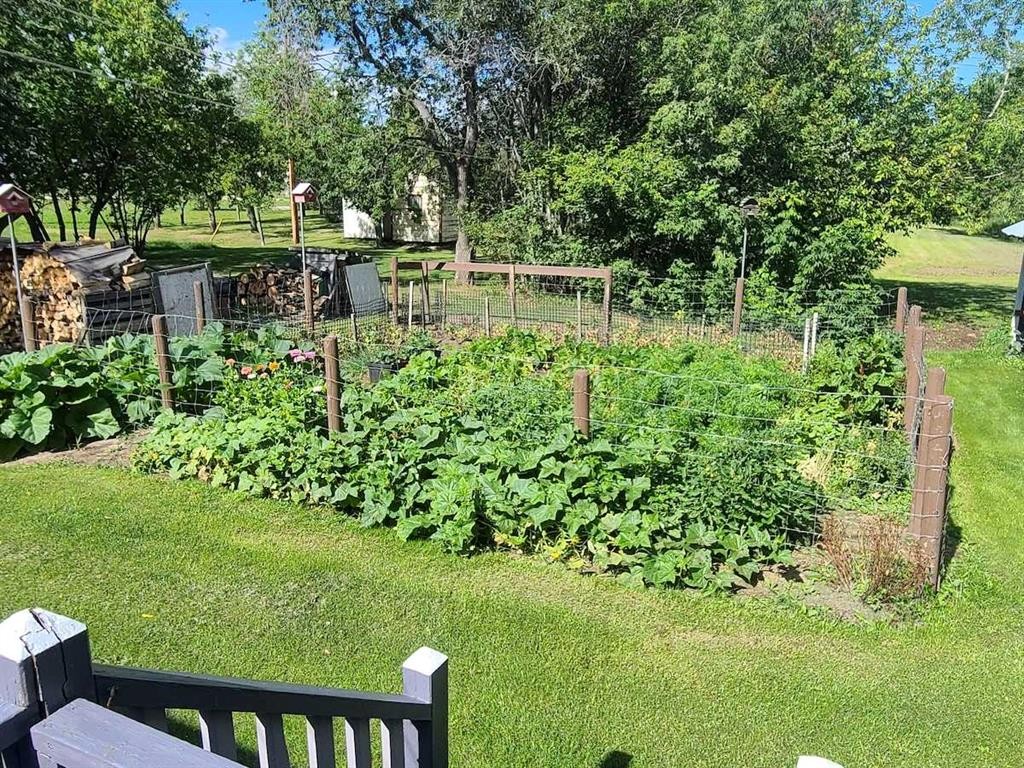 









4910


49

Avenue South,
Eaglesham,




AB
T0H1H0

