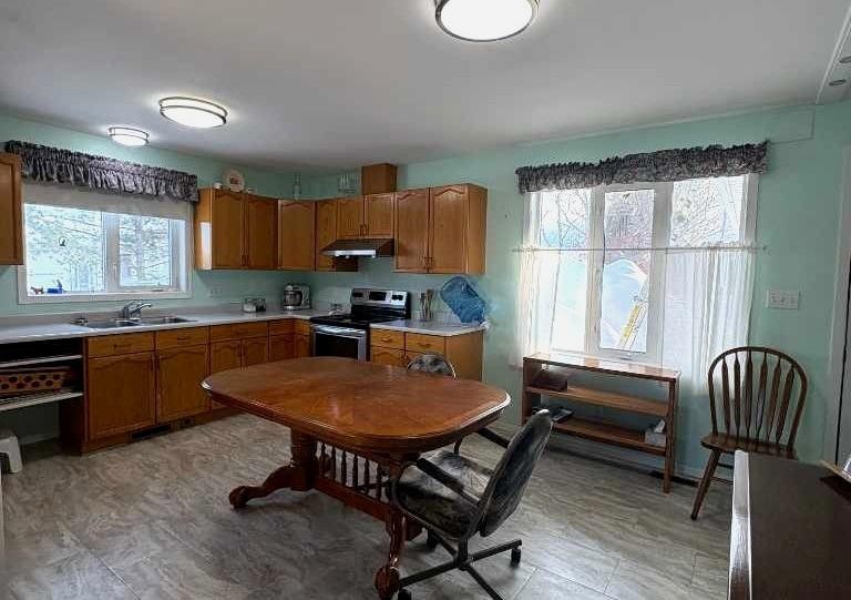 









4910


49

Avenue South,
Eaglesham,




AB
T0H1H0

