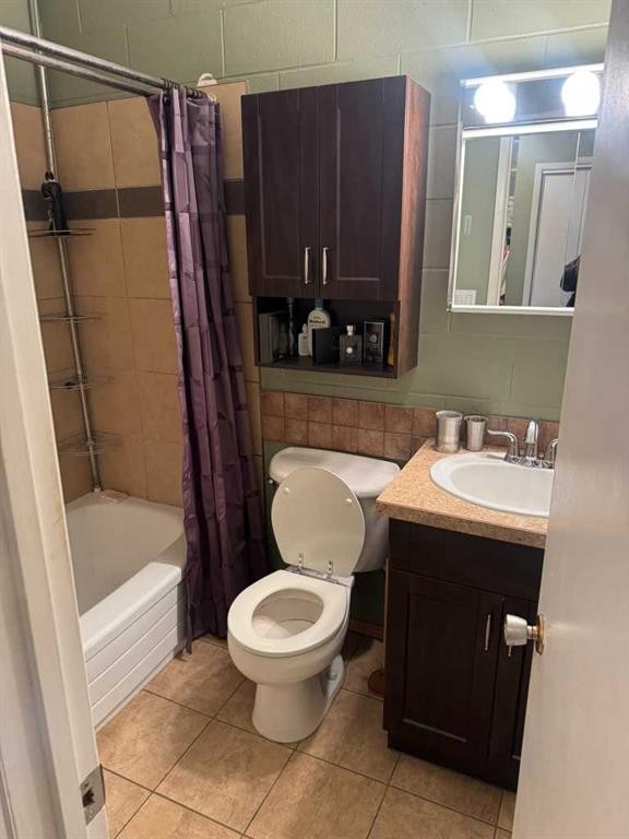 









8808


96

Street,
Peace River,




AB
T8S1G6

