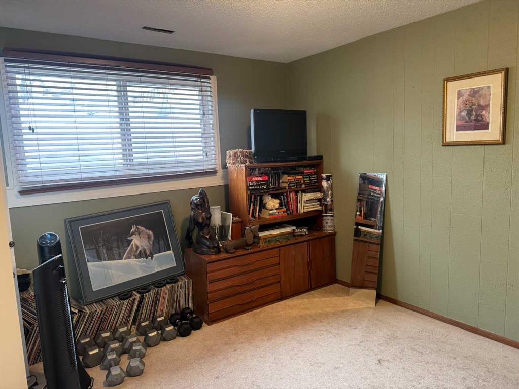 









8808


96

Street,
Peace River,




AB
T8S1G6

