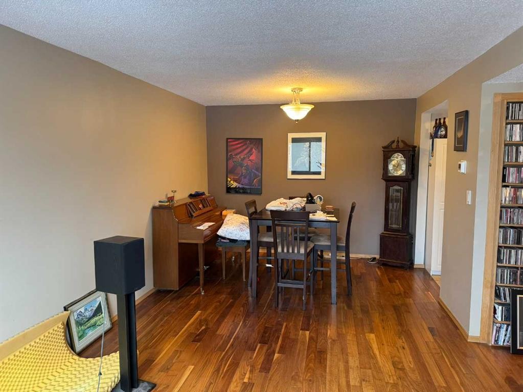 









8808


96

Street,
Peace River,




AB
T8S1G6

