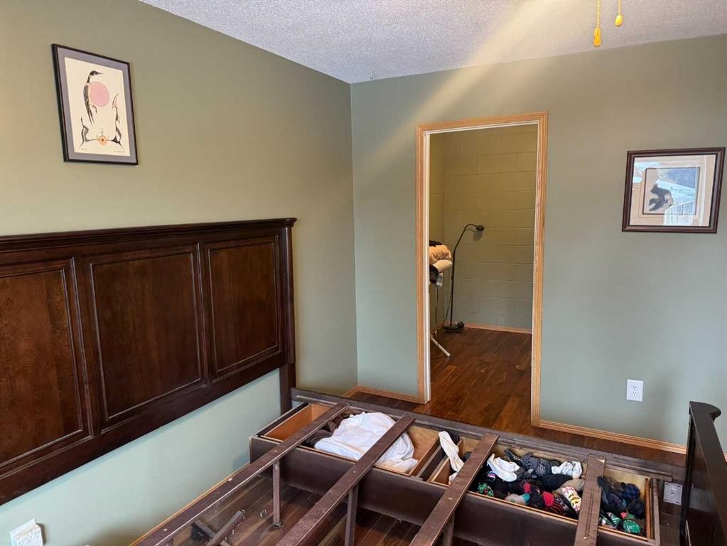 









8808


96

Street,
Peace River,




AB
T8S1G6

