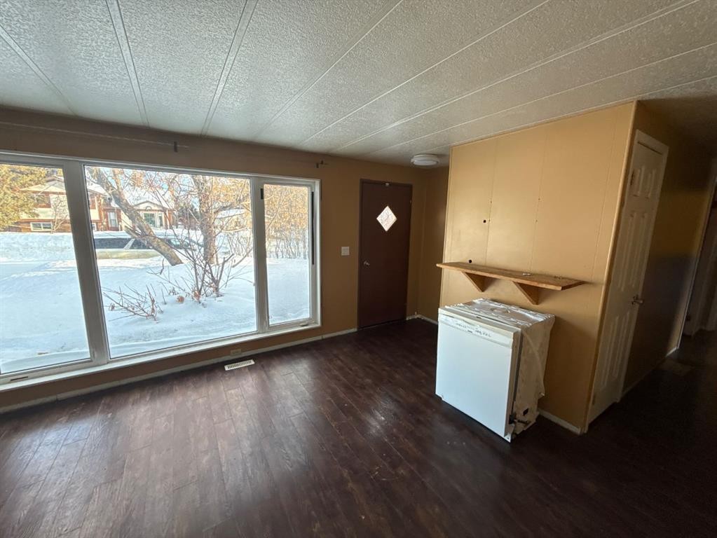 









5410


51

Street,
Berwyn,




AB
T0H 0E0

