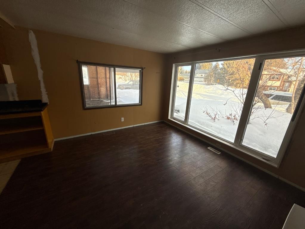 









5410


51

Street,
Berwyn,




AB
T0H 0E0

