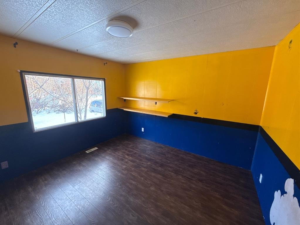 









5410


51

Street,
Berwyn,




AB
T0H 0E0

