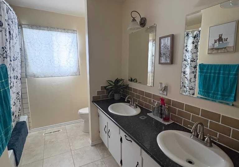 









220070


HWY 691

,
Rural Northern Lights, County of,




AB
T0H2M0

