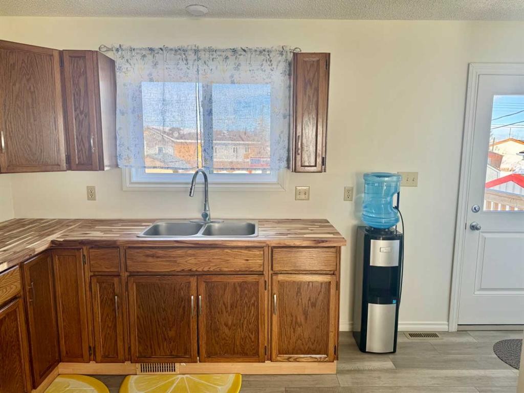 









116 Central Avenue


NW

,
Falher,




AB
T0H 1M0

