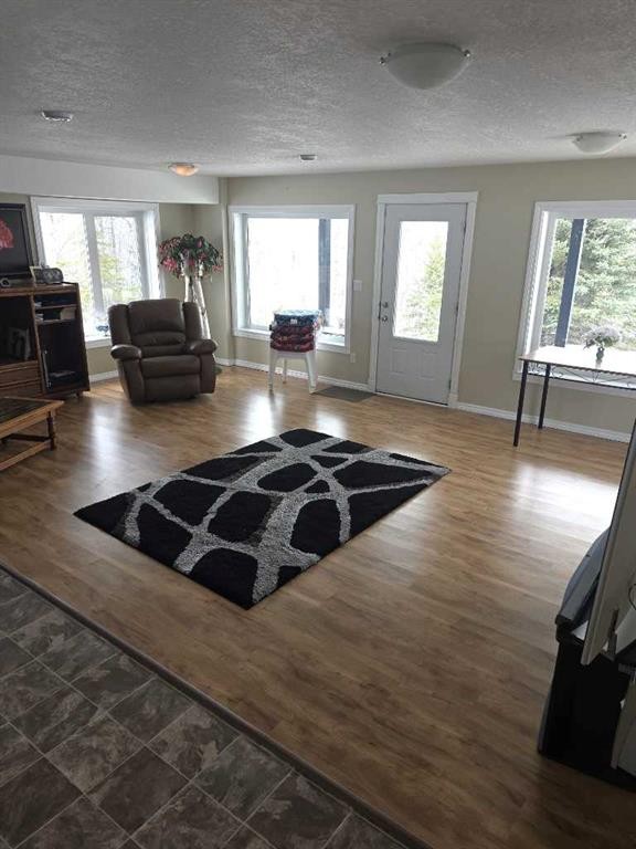 









1st


Avenue Key Cove Estates

, #10,
Joussard,




AB
T0G 1J0

