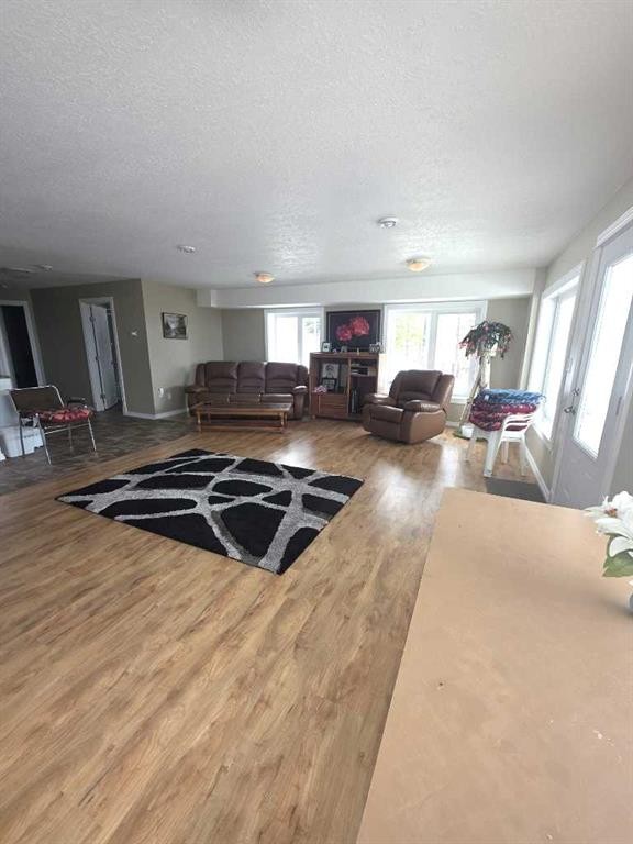 









1st


Avenue Key Cove Estates

, #10,
Joussard,




AB
T0G 1J0

