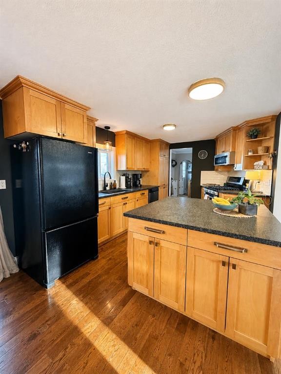 









4819


1

Street,
Donnelly,




AB
T0H 1G0

