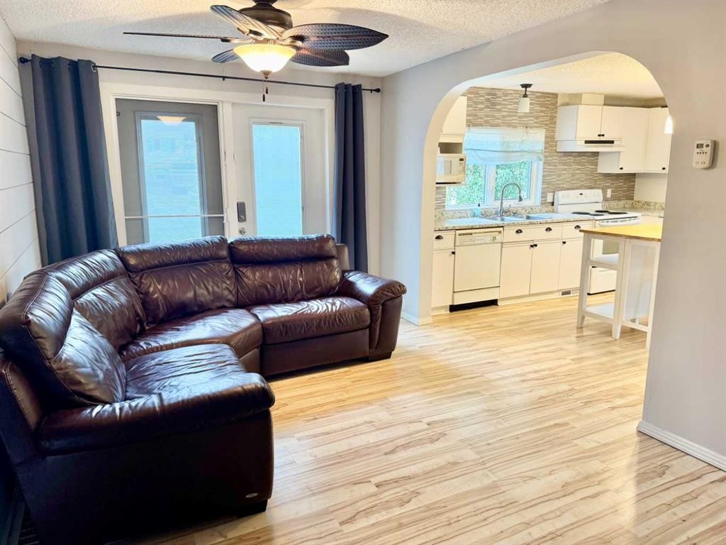 









107


Central Avenue S.W.

,
Falher,




AB
T0H 1M0

